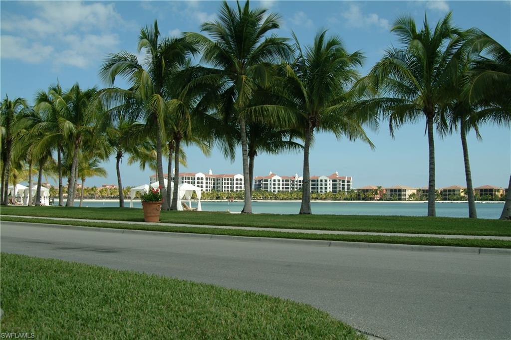 BELLAVISTA AT MIROMAR LAKES - Residential