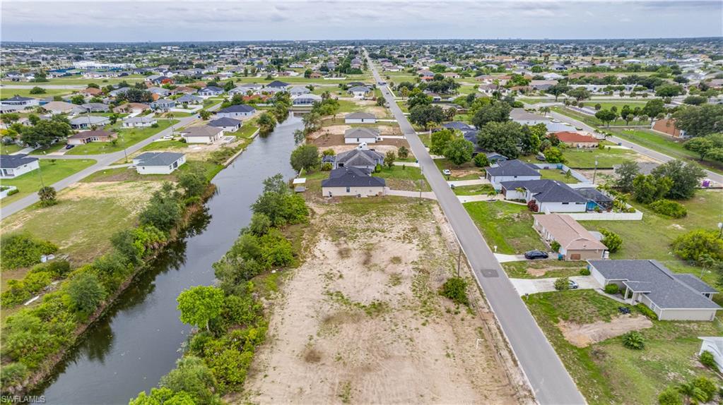 CAPE CORAL - Land