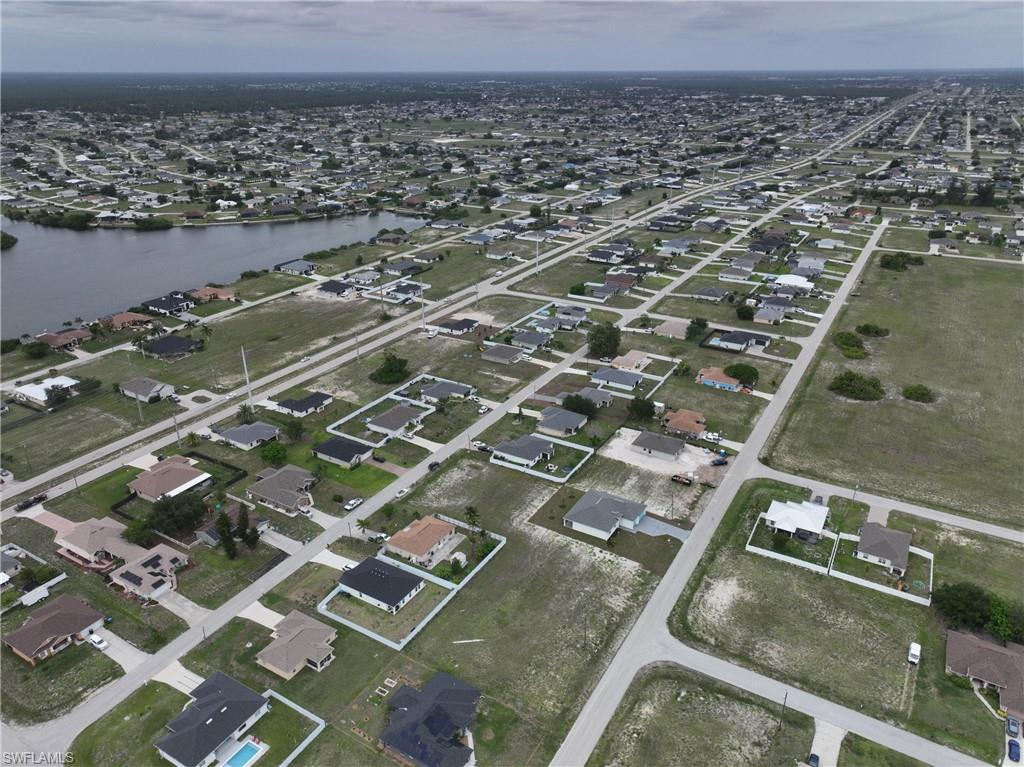 CAPE CORAL - Land
