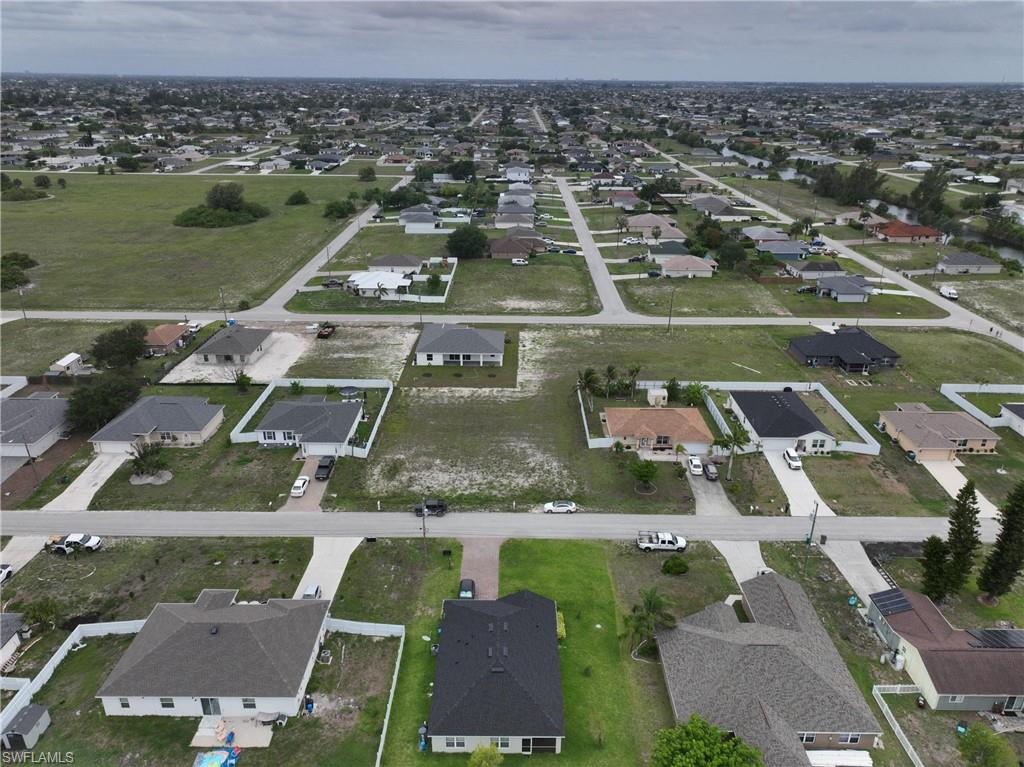 CAPE CORAL - Land