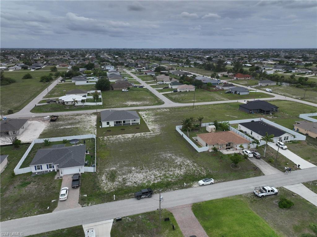 CAPE CORAL - Land