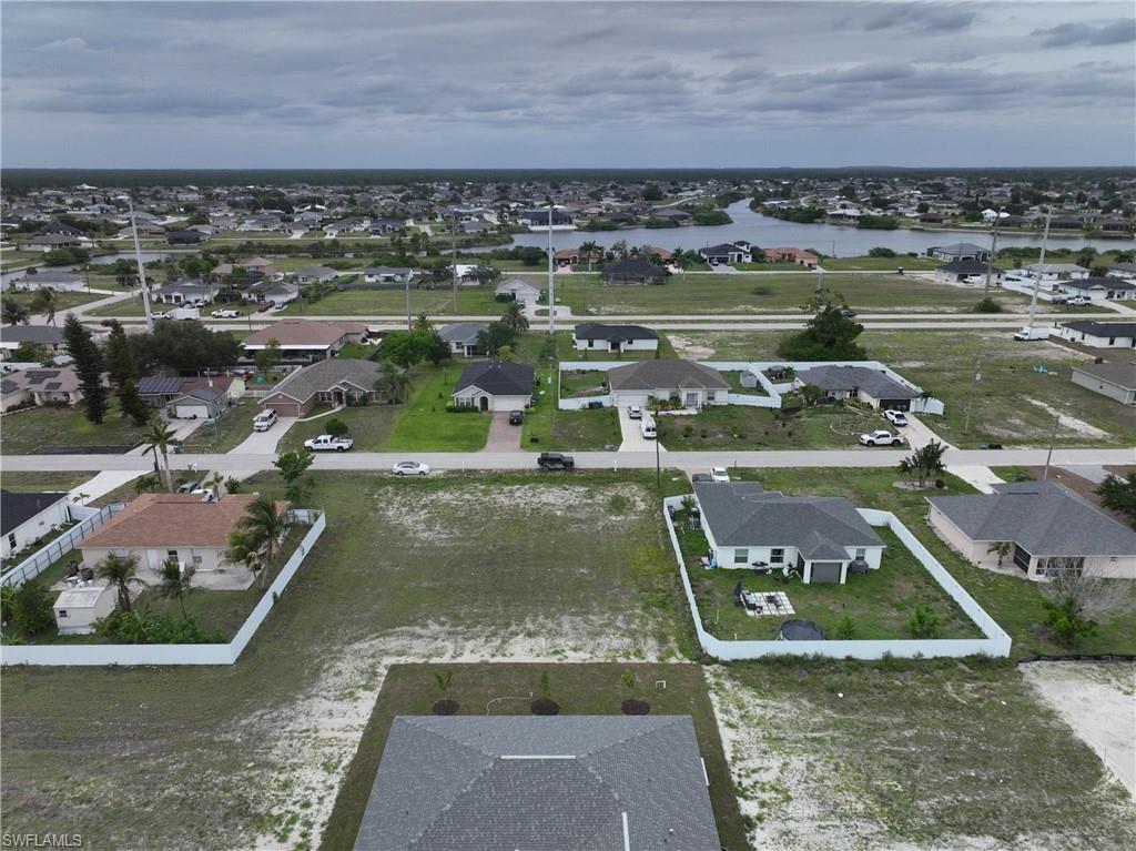 CAPE CORAL - Land