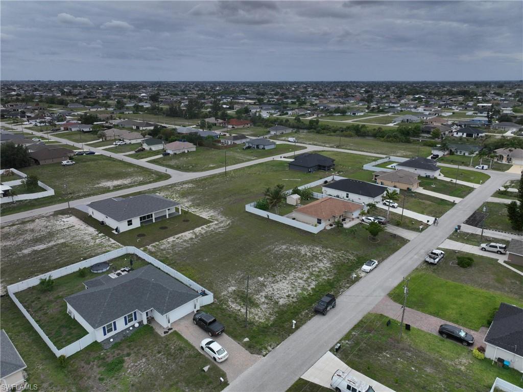 CAPE CORAL - Land