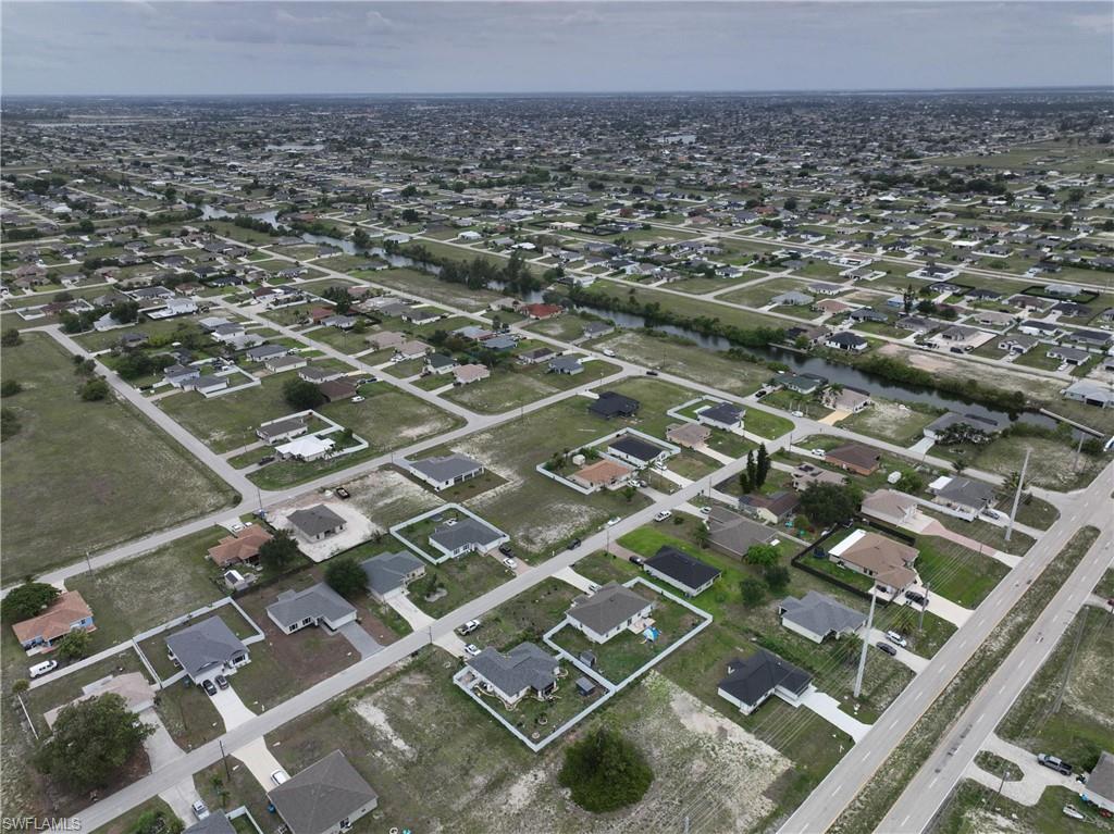 CAPE CORAL - Land