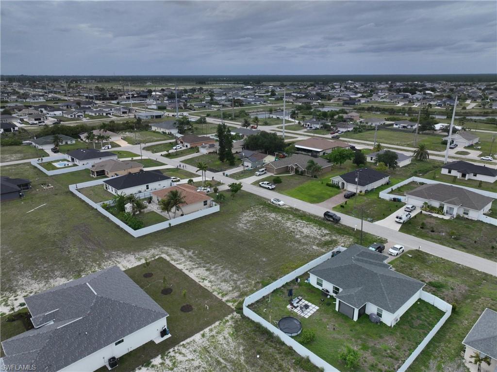 CAPE CORAL - Land