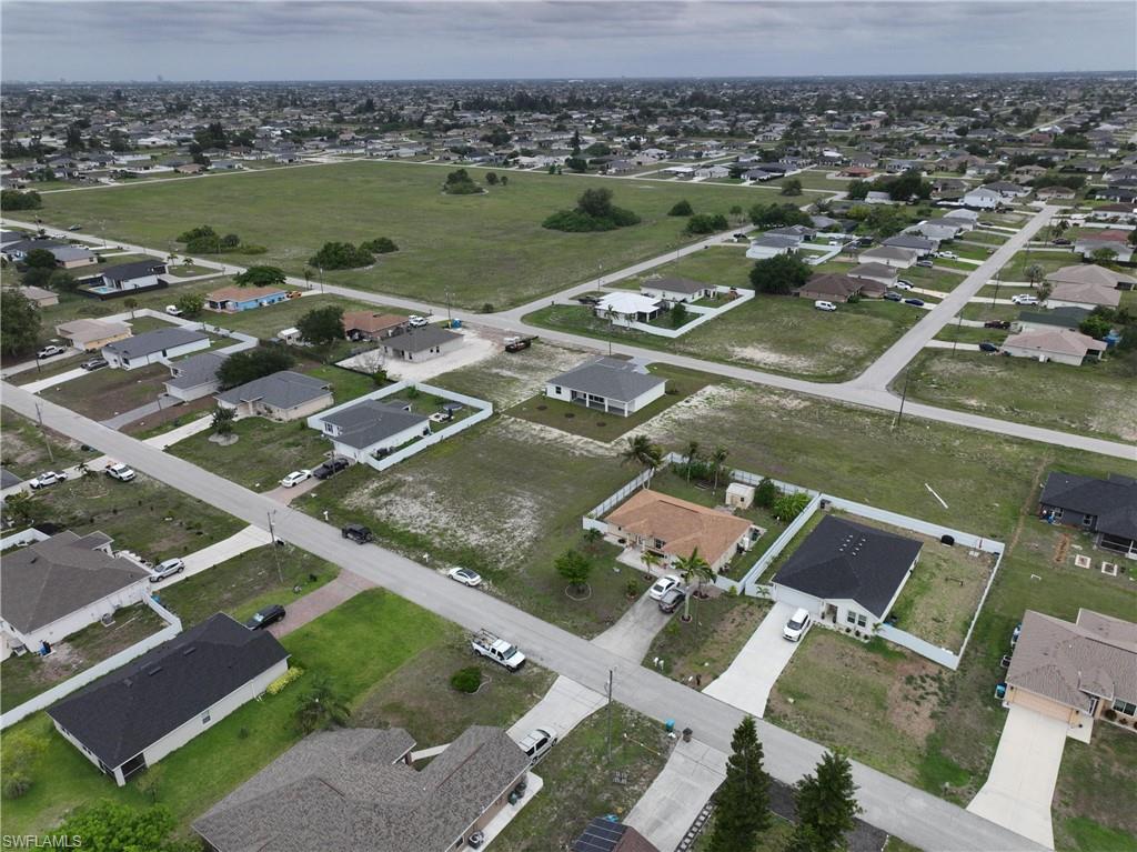 CAPE CORAL - Land