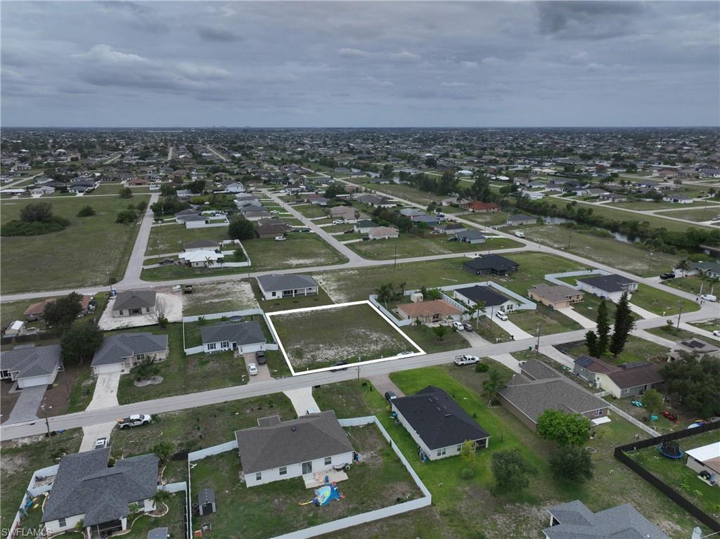 CAPE CORAL - Land