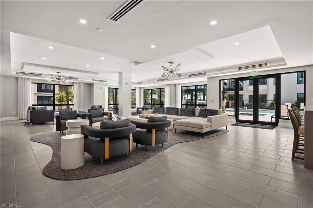 NAPLES SQUARE - Residential Lease