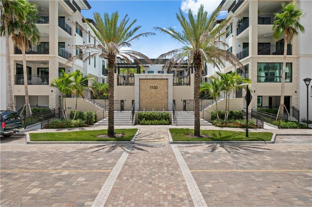 NAPLES SQUARE - Residential Lease