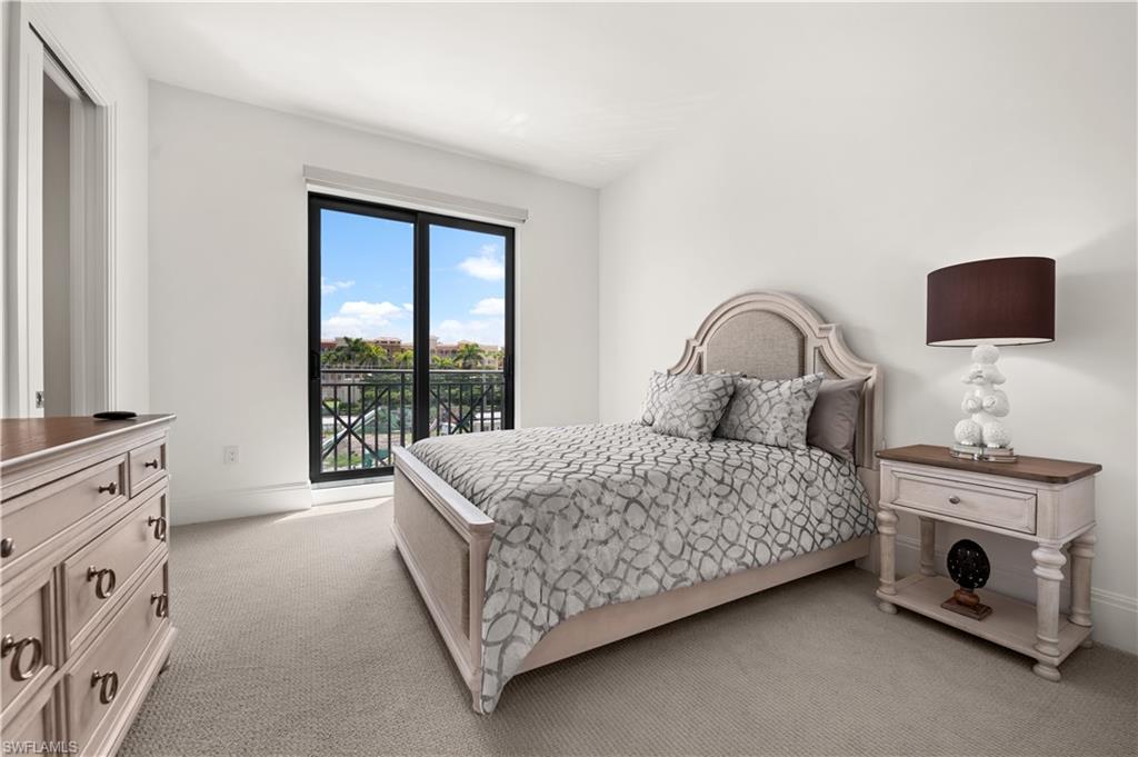 NAPLES SQUARE - Residential Lease