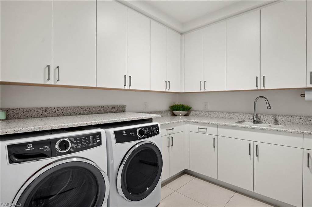 NAPLES SQUARE - Residential Lease