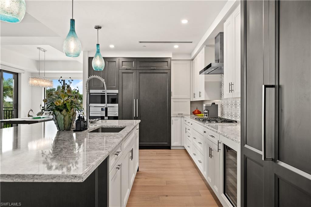NAPLES SQUARE - Residential Lease