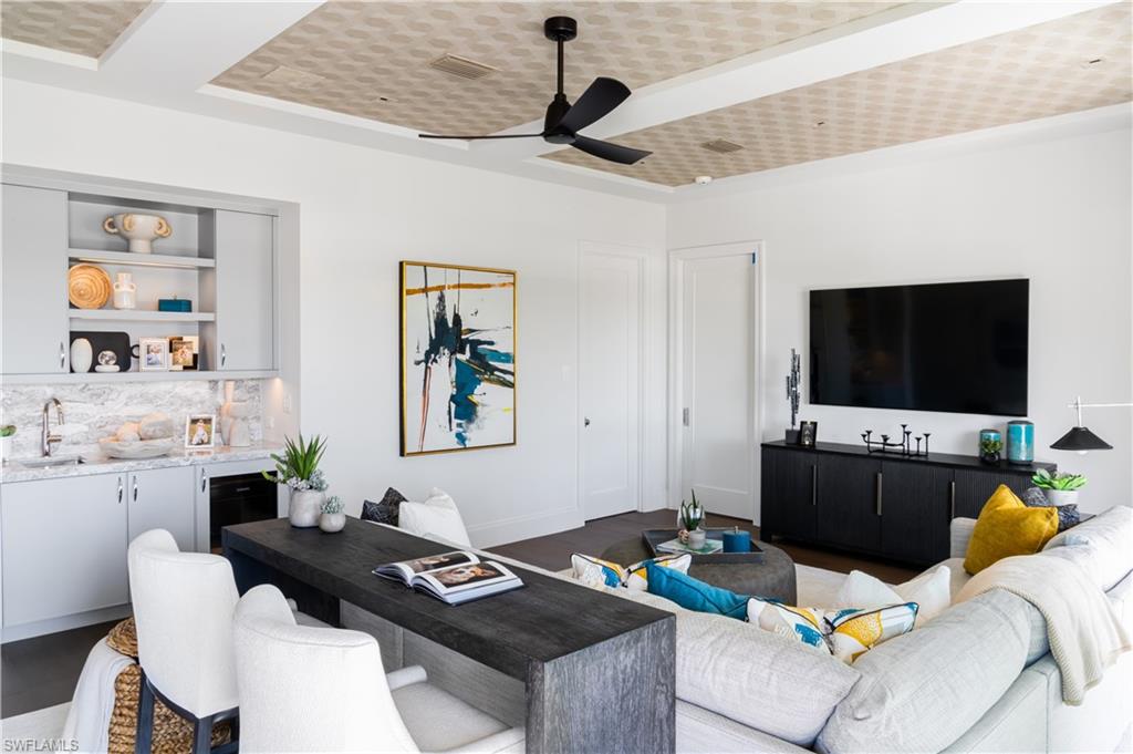 AQUALANE SHORES - Residential