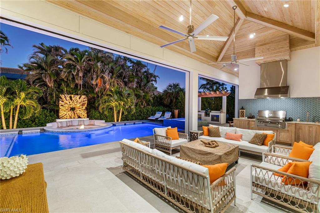 MOORINGS - Residential