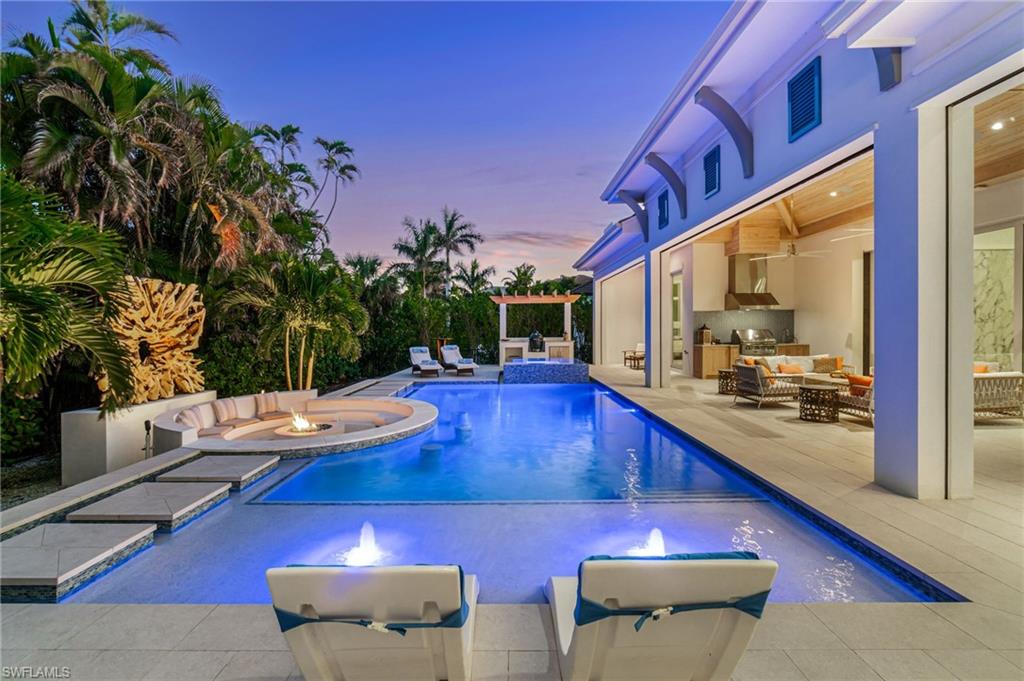 MOORINGS - Residential