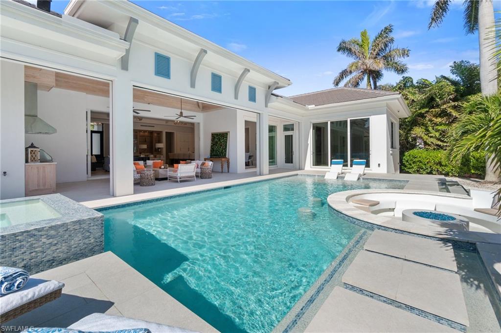 MOORINGS - Residential