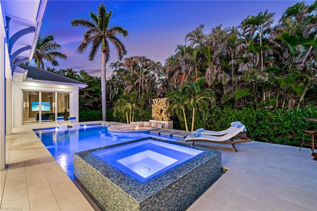 MOORINGS - Residential