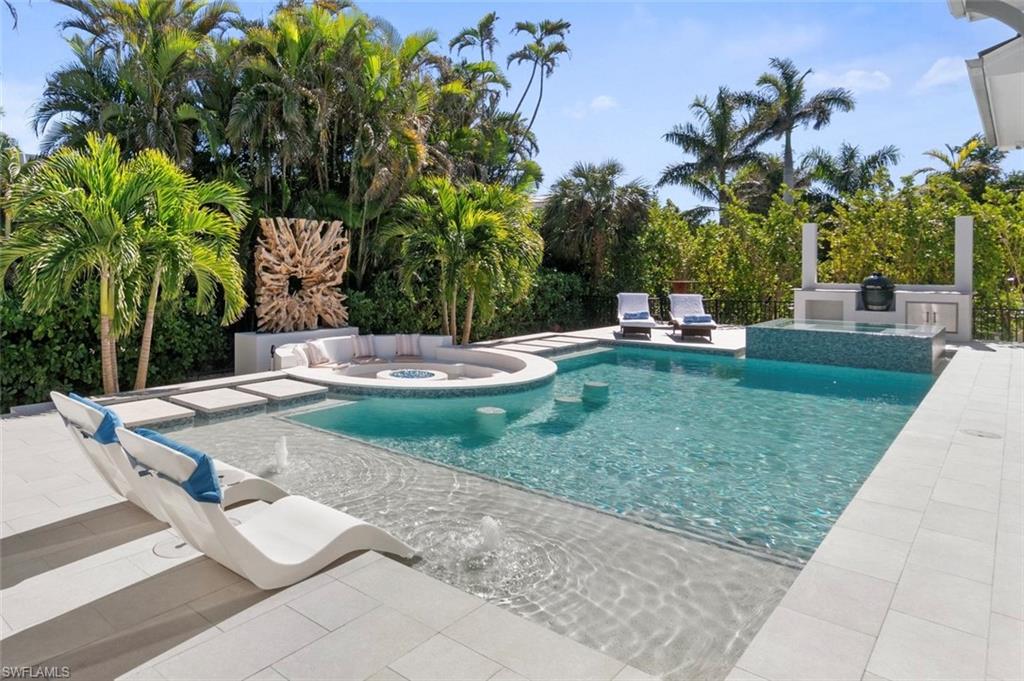MOORINGS - Residential