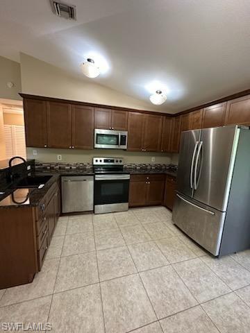 SAN CARLOS PARK - Residential Lease