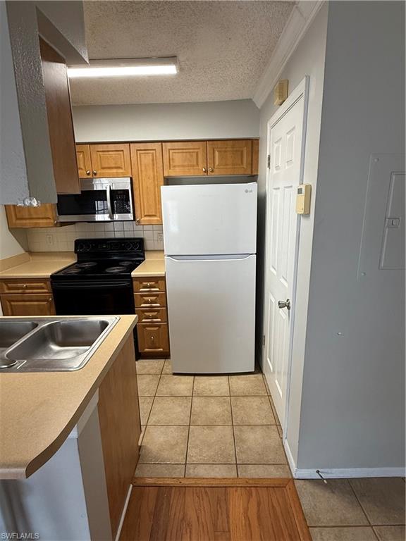 HYDE PARK CONDOMINIUM - Residential