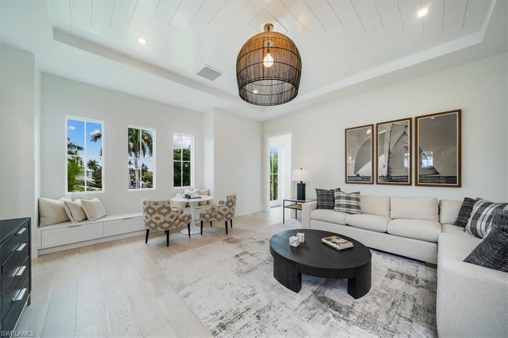 ROYAL HARBOR - Residential
