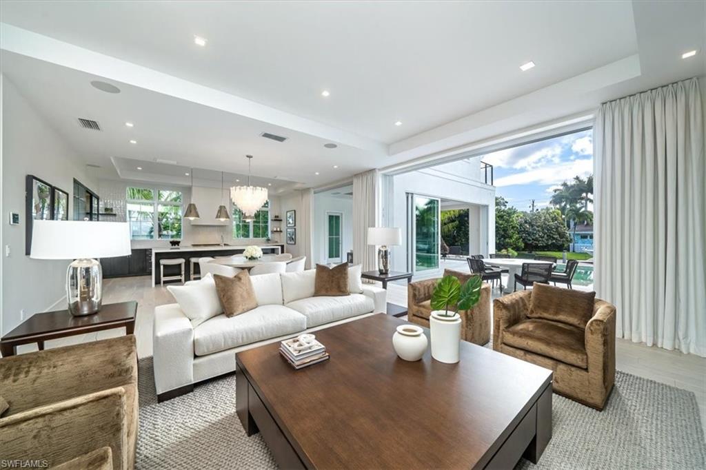 ROYAL HARBOR - Residential