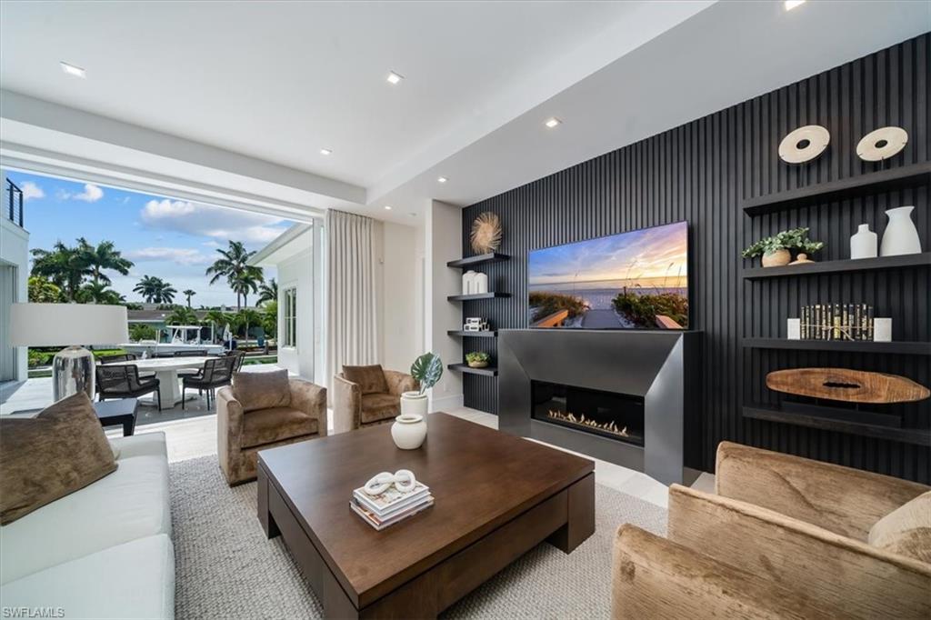 ROYAL HARBOR - Residential