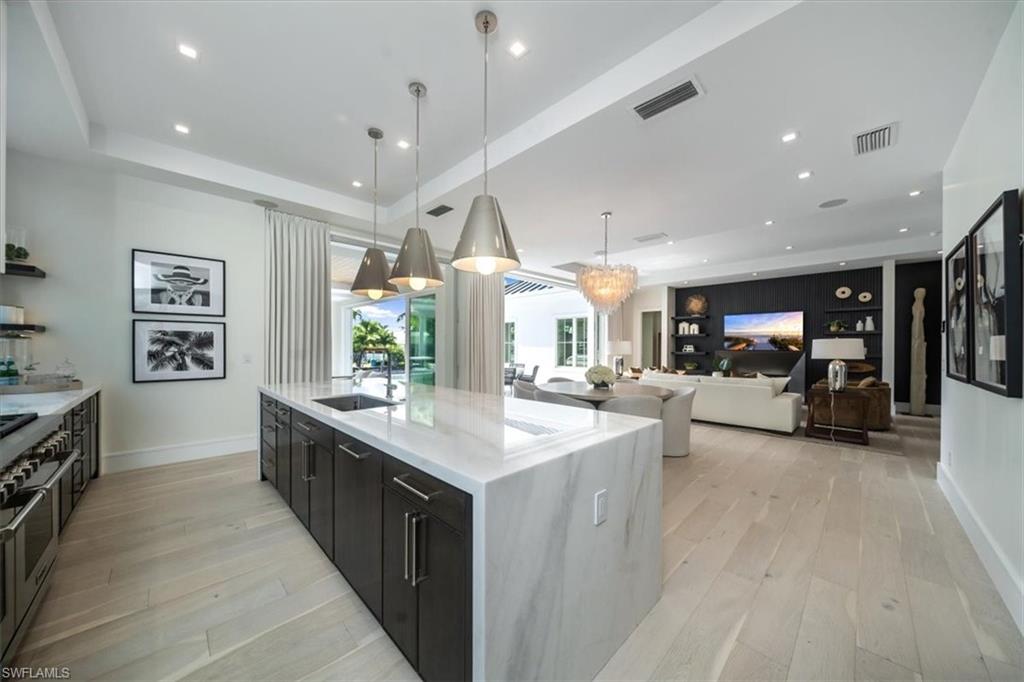 ROYAL HARBOR - Residential