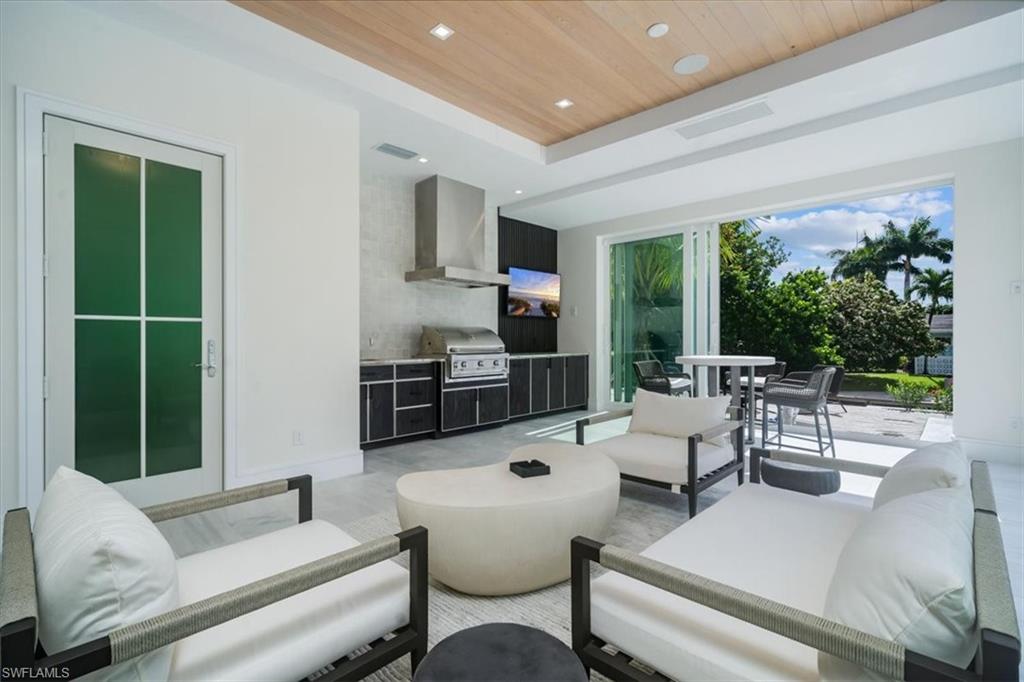 ROYAL HARBOR - Residential