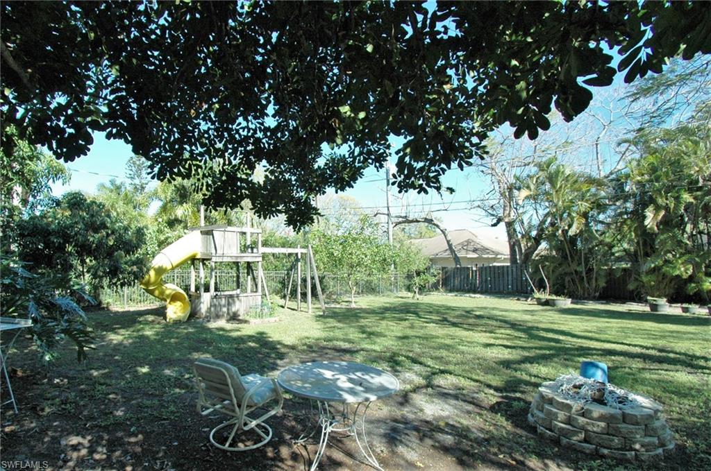 TWIN PALM ESTATES - Residential