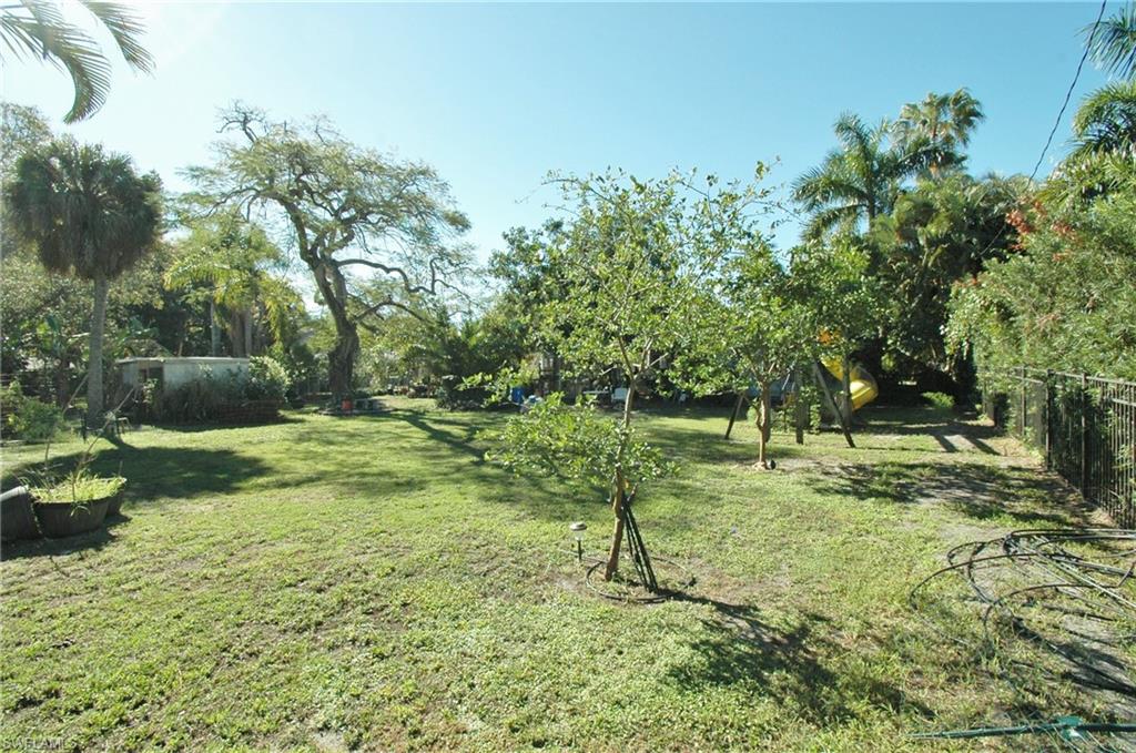 TWIN PALM ESTATES - Residential
