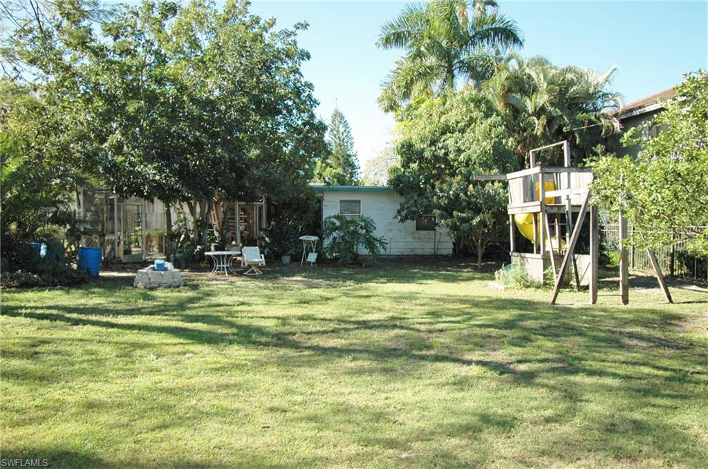 TWIN PALM ESTATES - Residential