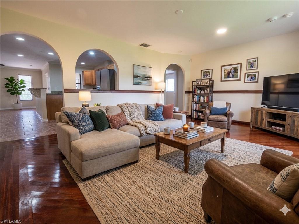 SAN CARLOS PARK - Residential