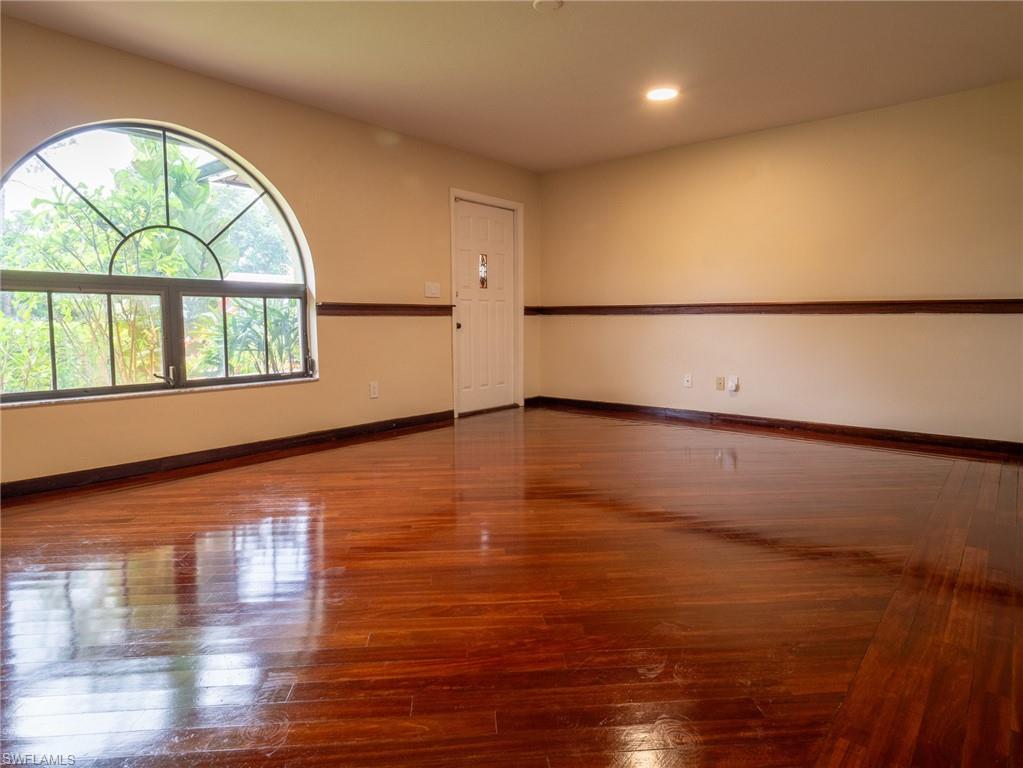SAN CARLOS PARK - Residential