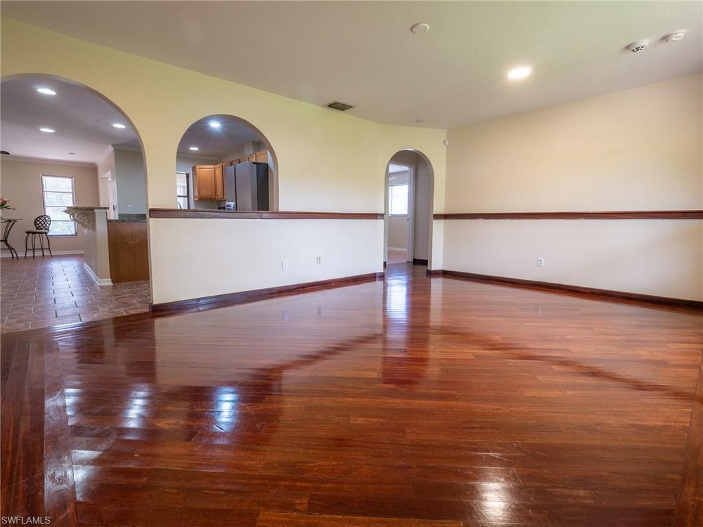 SAN CARLOS PARK - Residential