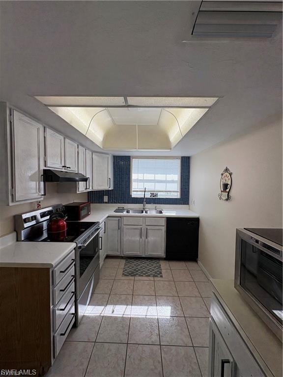 DAVES COURT - Residential Lease
