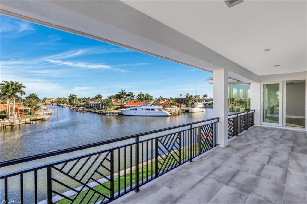 MARCO BEACH - Residential