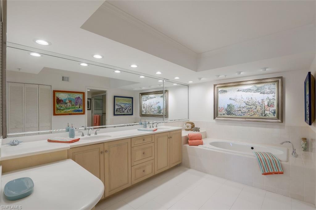 BEACH HOUSE AT NAPLES CAY - Residential