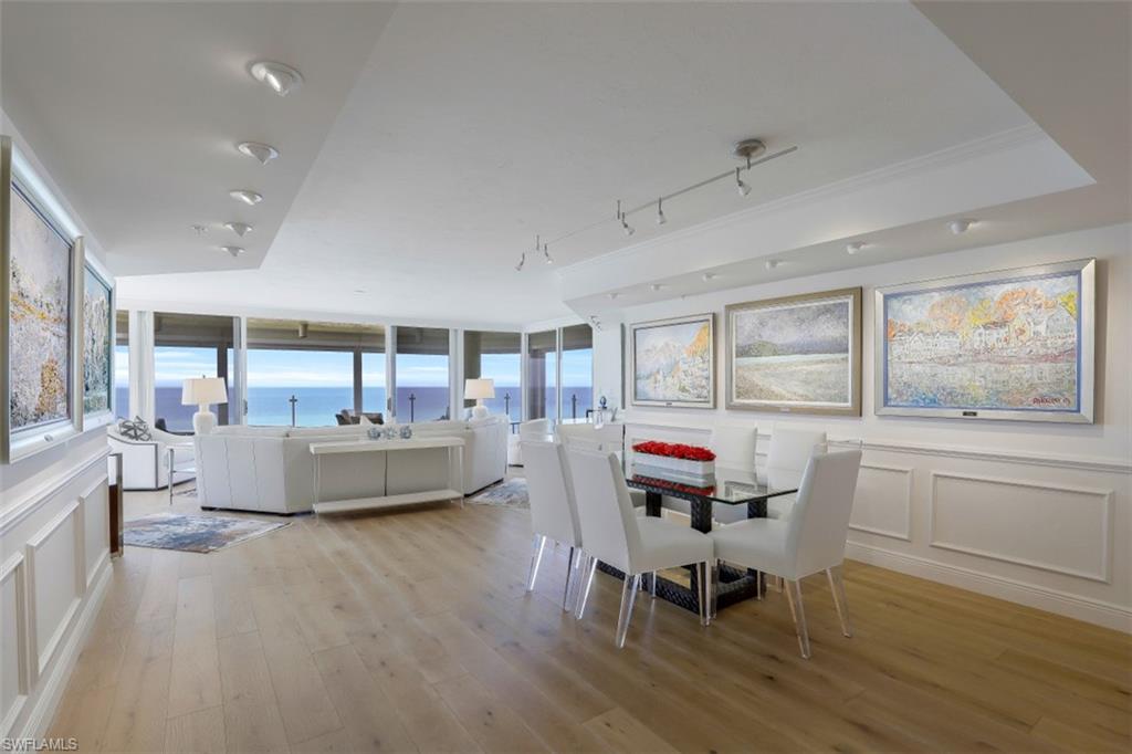 BEACH HOUSE AT NAPLES CAY - Residential