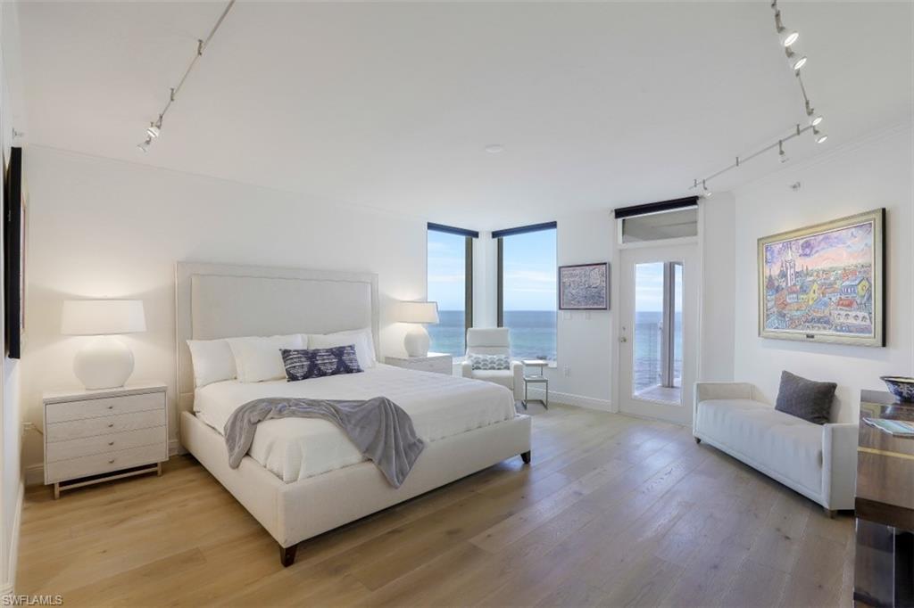BEACH HOUSE AT NAPLES CAY - Residential