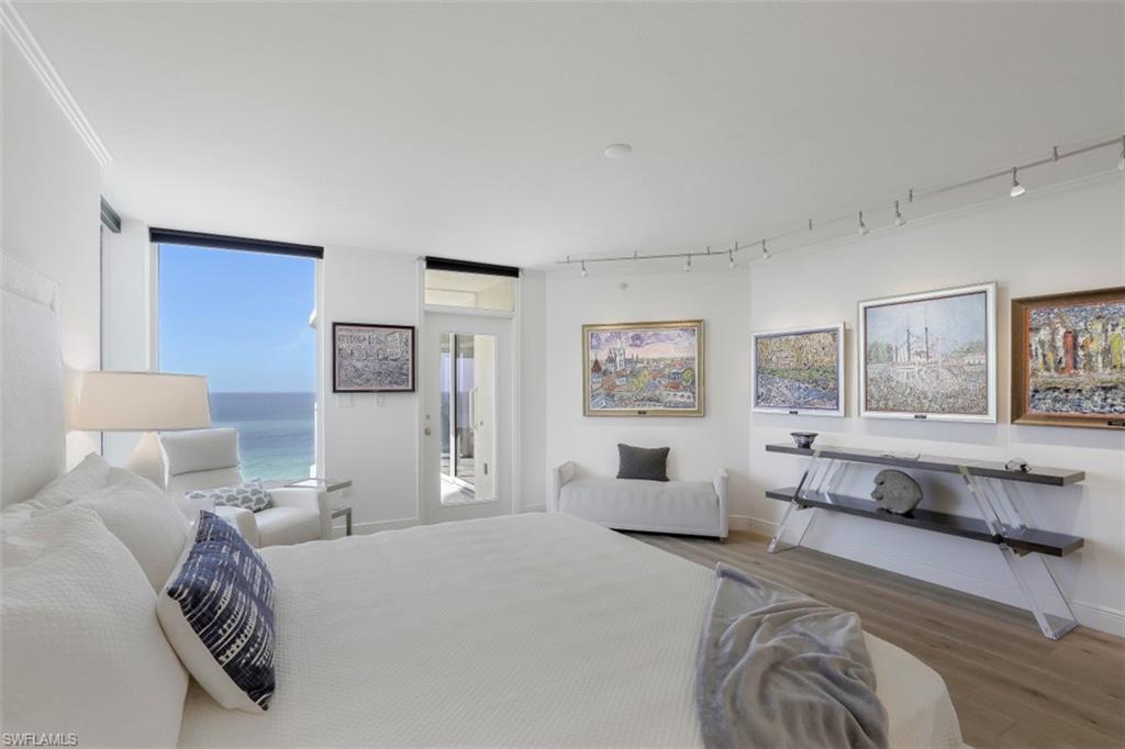 BEACH HOUSE AT NAPLES CAY - Residential