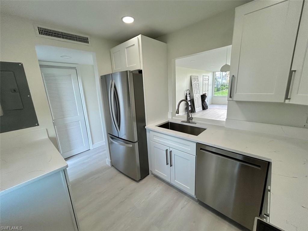 SEVEN LAKES - Residential