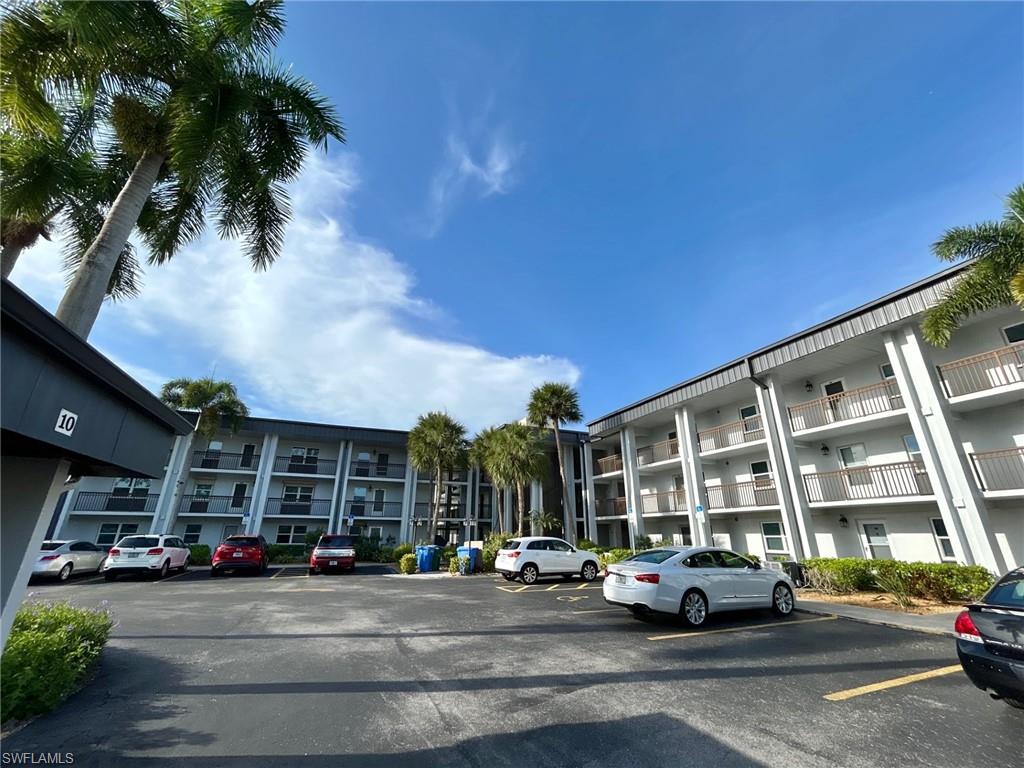 SEVEN LAKES - Residential