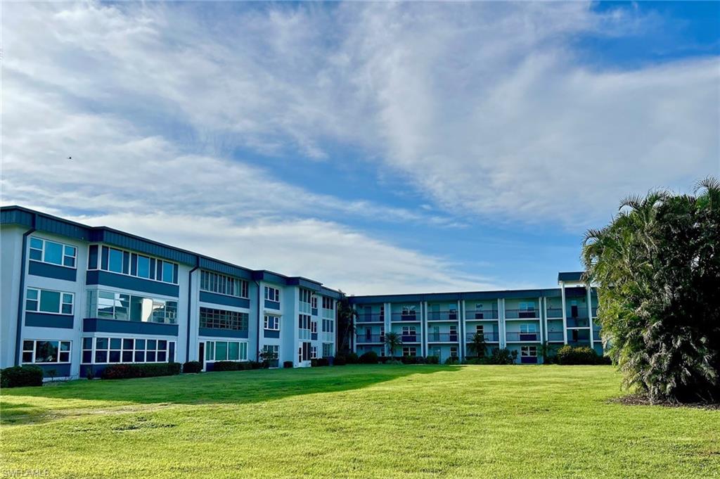 SEVEN LAKES - Residential