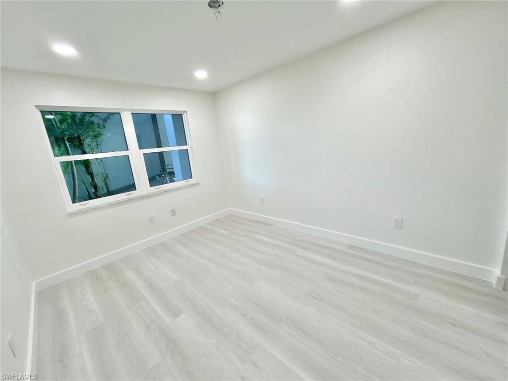 SEVEN LAKES - Residential