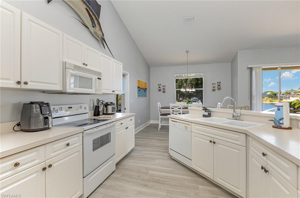 CAPE CORAL - Residential Lease