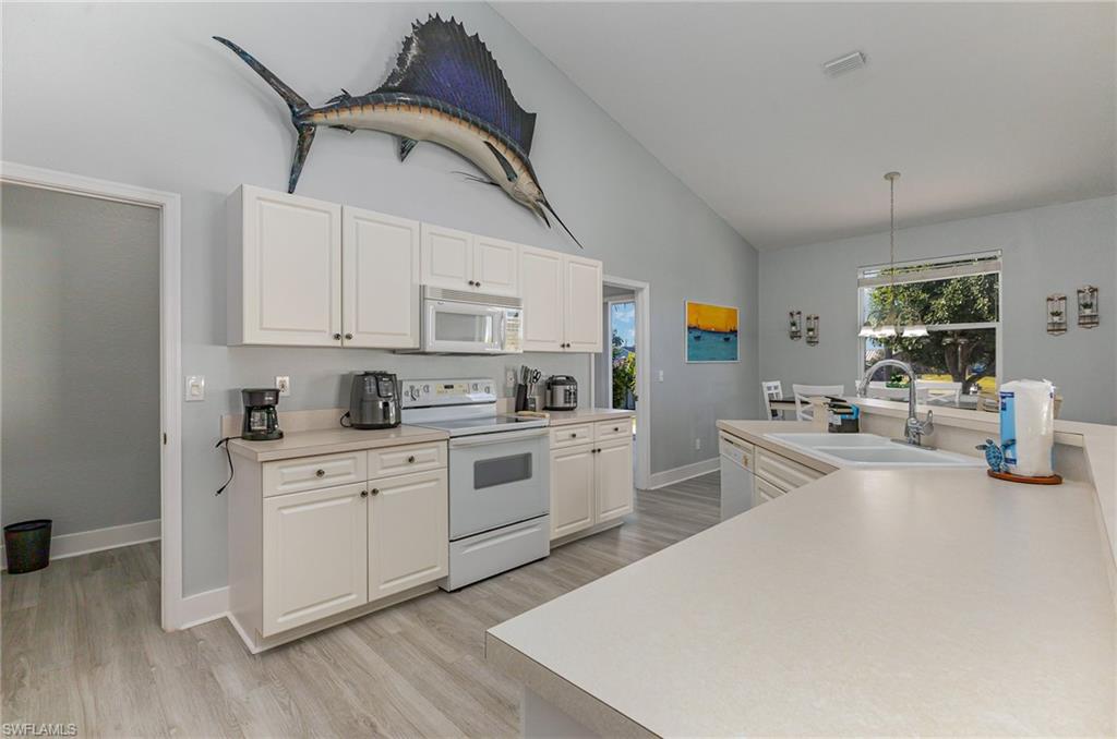 CAPE CORAL - Residential Lease