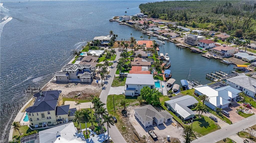 CAPE CORAL - Land