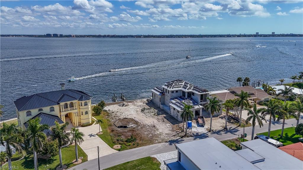 CAPE CORAL - Land