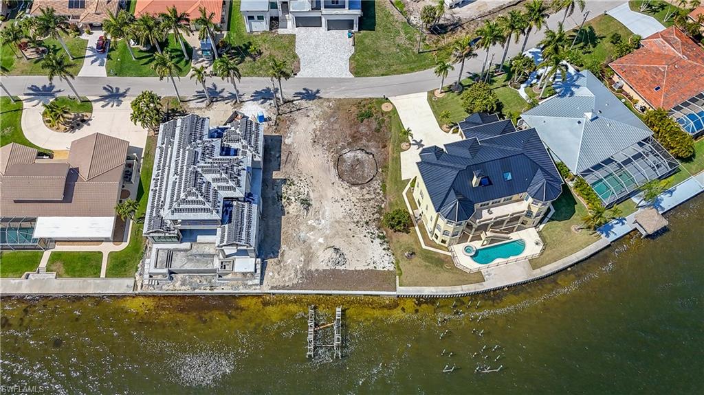 CAPE CORAL - Land